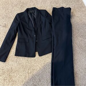 Women’s Ann Taylor Navy Blue Pant Suit Set Size 4